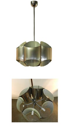 Lámpara de seis luces de acero inoxidable y lacado blanco, de alrededor de 1970