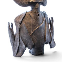 Yves RHAYE (1936–1995) Fantasiefigur, Skulptur aus Terrakotta mit Patina