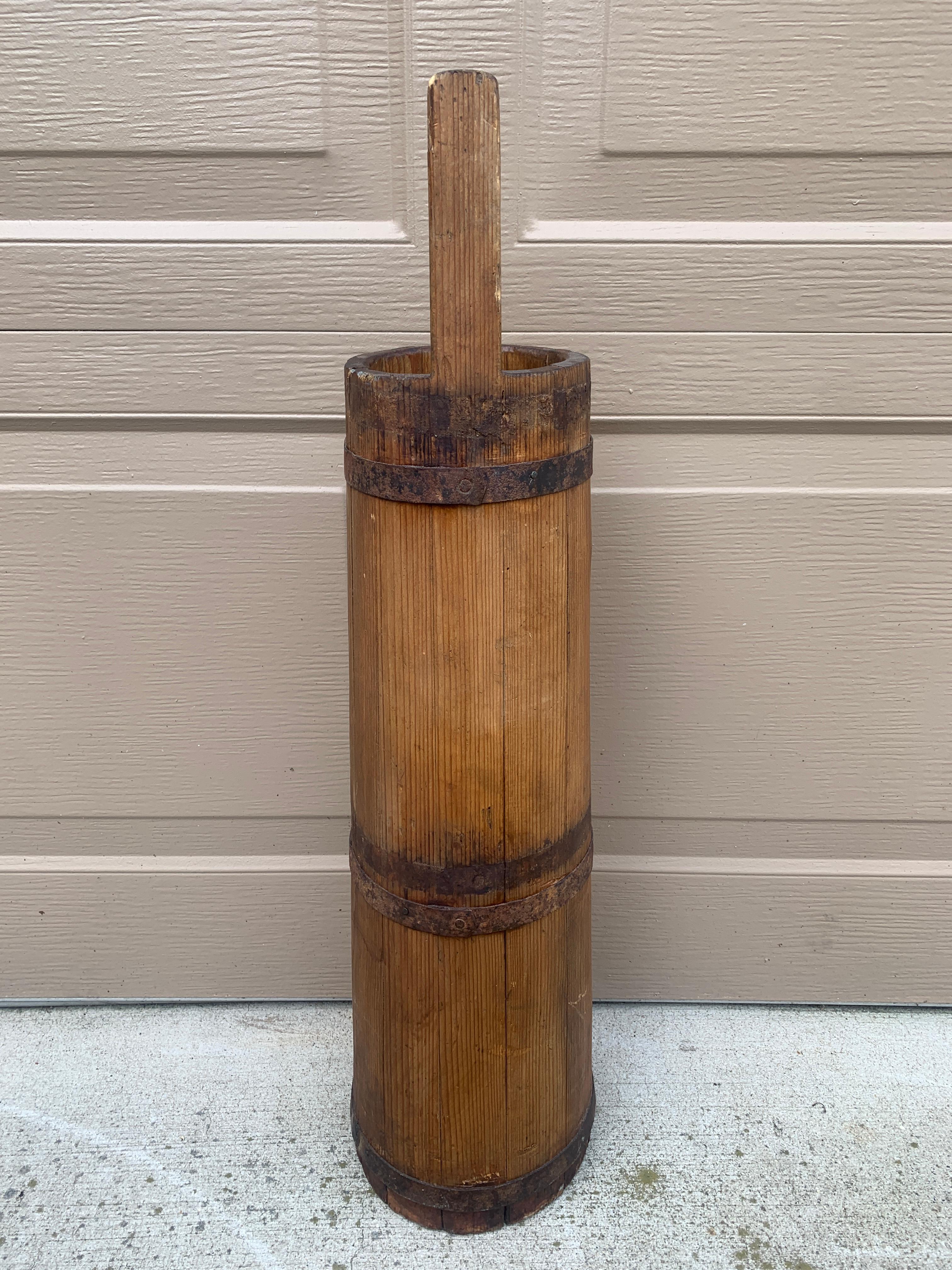 Grand seau ou porte-parapluie ancien du 19e siècle en bois et en fer en vente 4