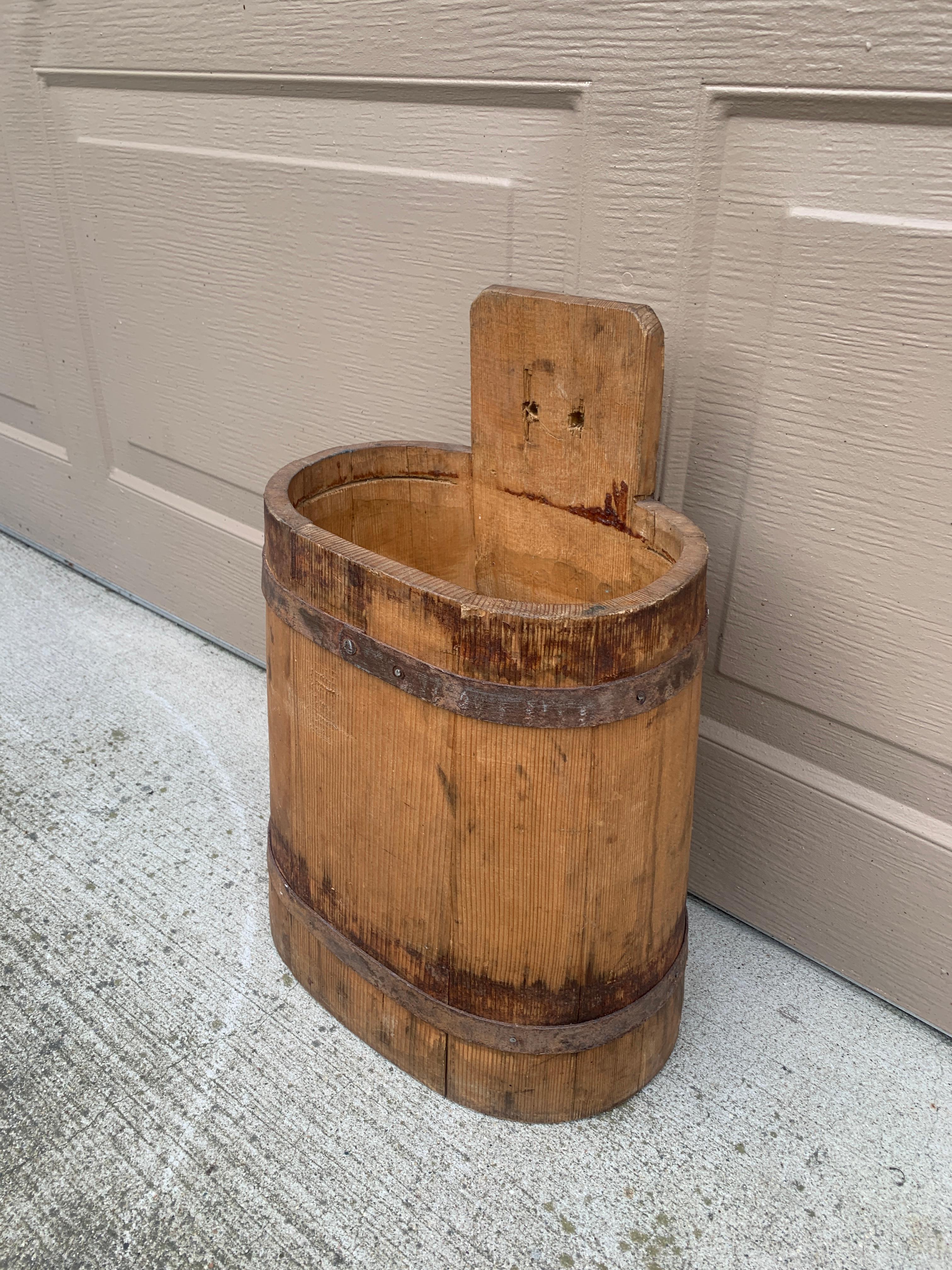 Américain Ancien seau ou corbeille à papier en bois et en fer du 19e siècle en vente