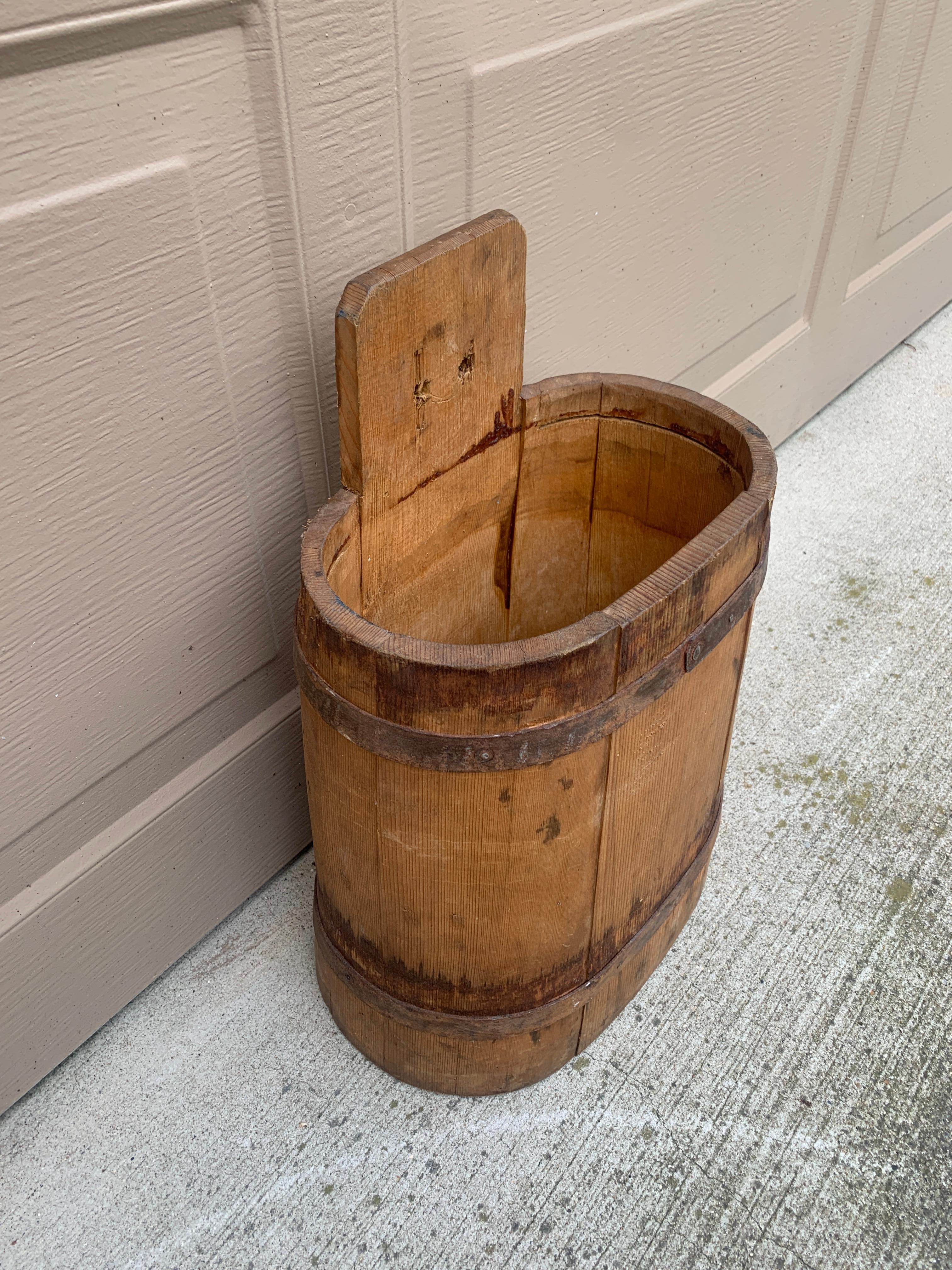 XIXe siècle Ancien seau ou corbeille à papier en bois et en fer du 19e siècle en vente