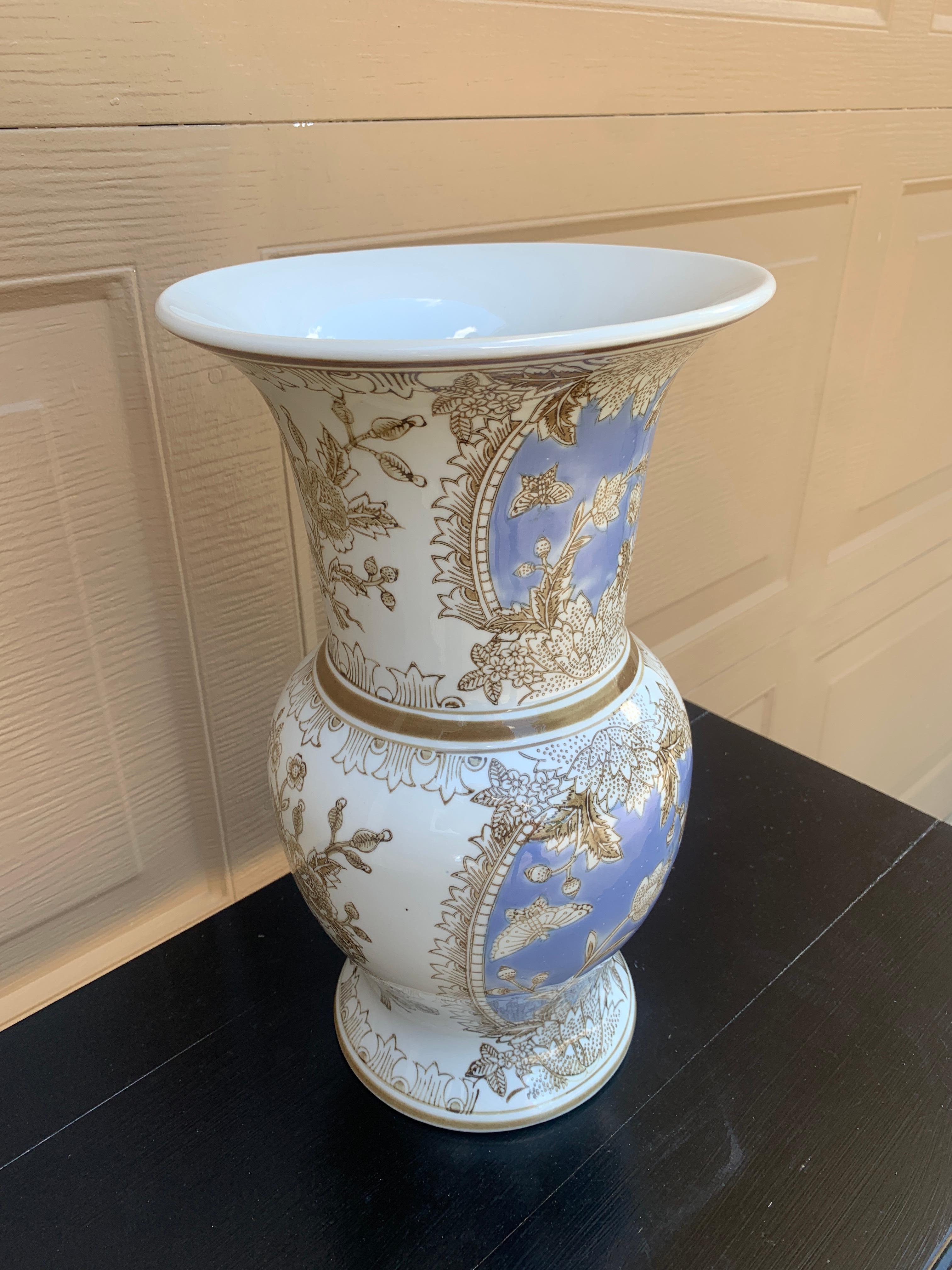 Cinese Vaso in porcellana bianca e blu Chinoiserie in vendita