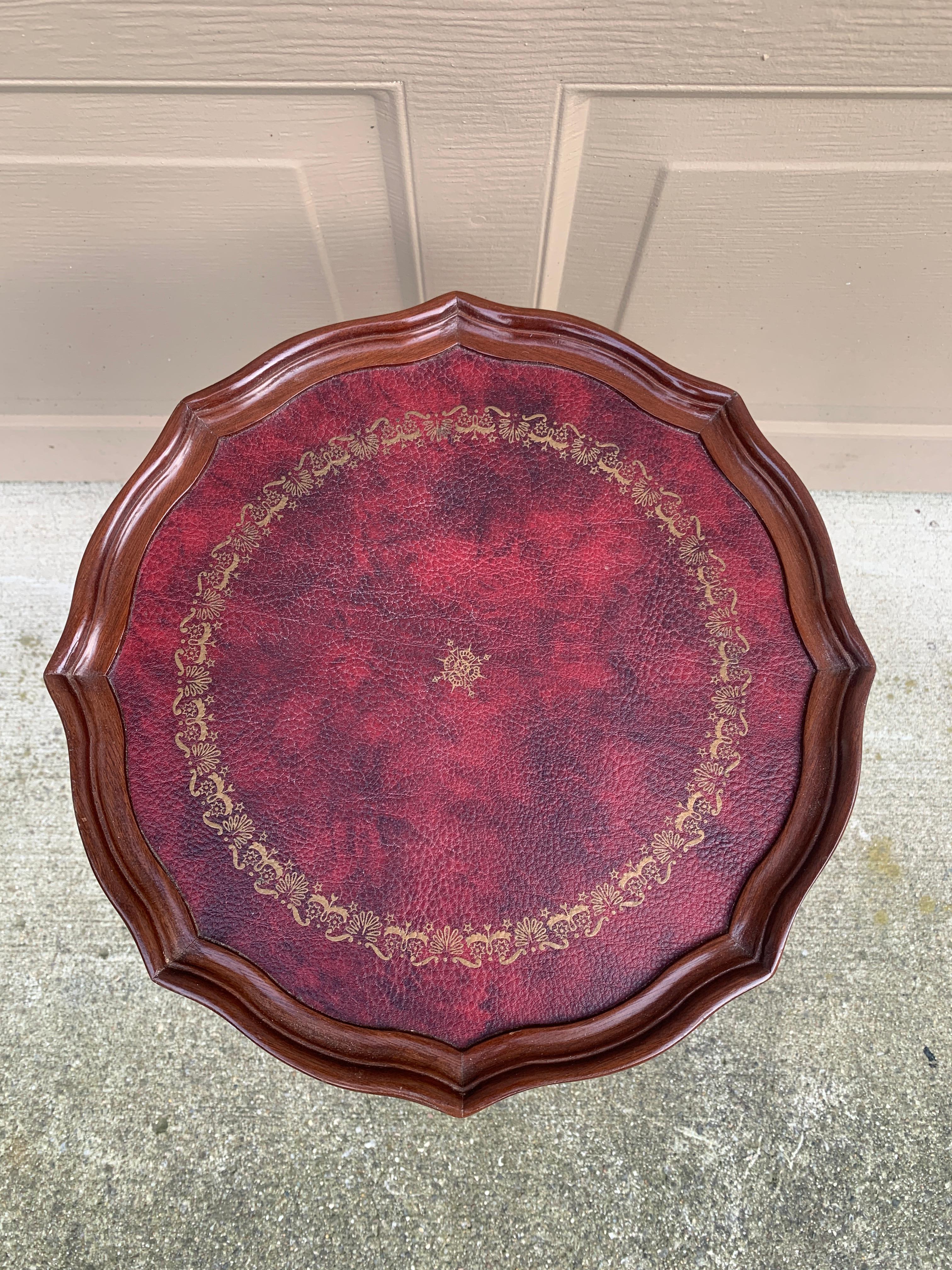 Vintage Georgian Embossed Red Leather Top Mahogany Side Table For Sale 2