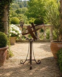 Cadran solaire armillaire en fer forgé vintage sur Stand
