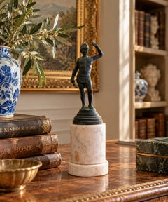 Grand Tour Figure classique en laiton sur socle en marbre, Sculpture néoclassique