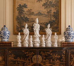 Conjunto de siete figuras de porcelana Blanc de Chine de mediados del siglo XX de Quan Yin