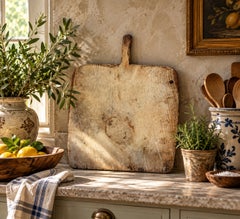 Tagliere da pane in legno in stile primitivo francese della fine del XIX secolo