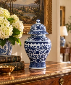Vasetto di zenzero in porcellana bianca e blu Chinoiserie