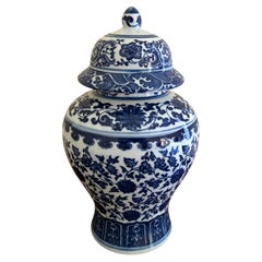 Vasetto di zenzero in porcellana bianca e blu Chinoiserie
