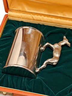 Coppia di boccali Gucci placcati argento con manici a forma di cervo, nella confezione originale
