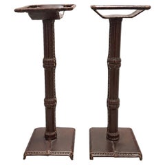 Par de soportes para ceniceros de cuero cosido de Jacques Adnet (atribuidos), Francia
