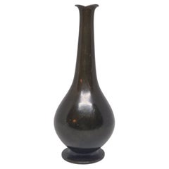 Rare Danish Grace / Art Deco, timeless vase model 1457, by Just Andersen.