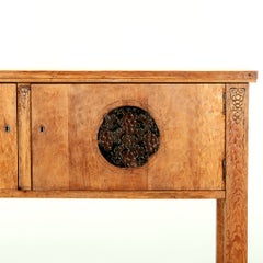 Otto Wretling, credenza in pino intagliato con decorazioni colorate, Jugend svedese.