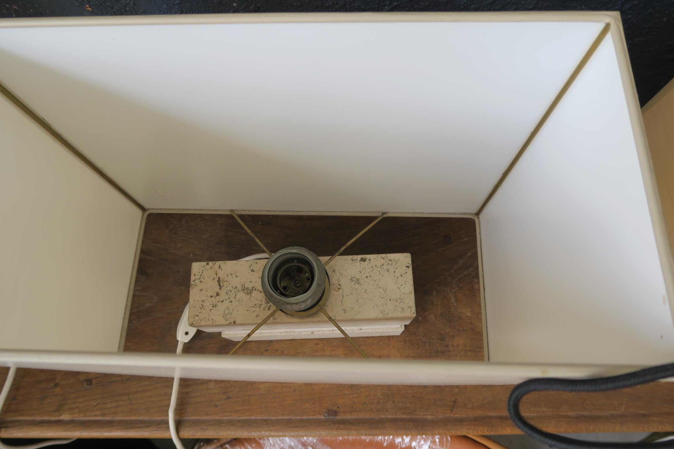 par de lámparas de mesa en travertino de los años 70 en Bueno estado para la venta en Kiel, SH
