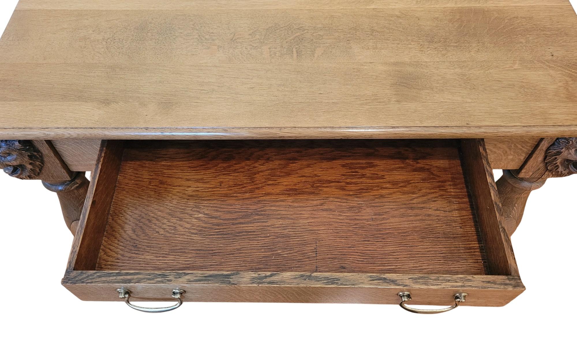 Antico tavolo da biblioteca americano in Oak con teste di leone intagliate, fine 19°-inizio 20°. in vendita 1