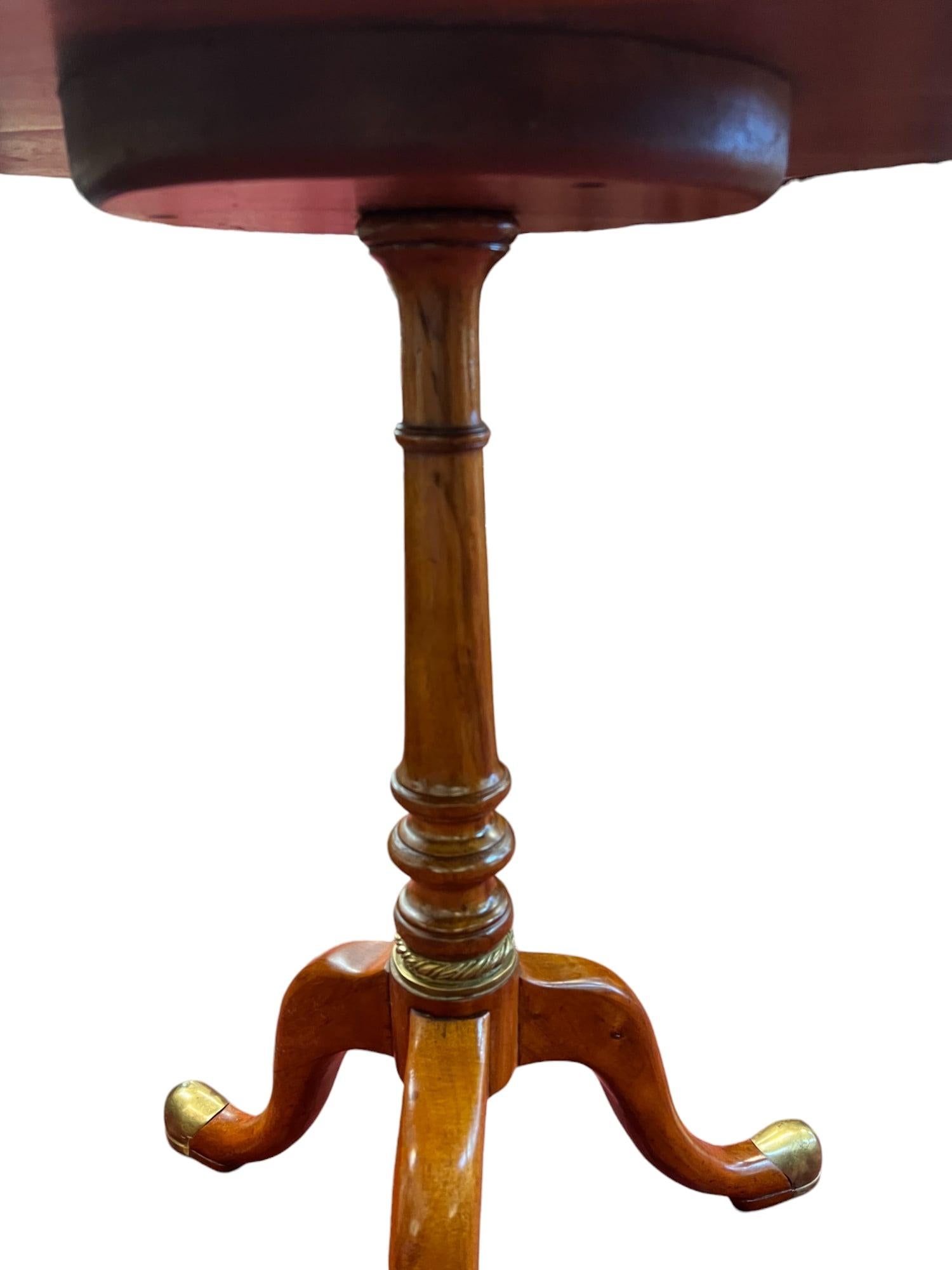 Theodore Alaxander Regency Style Pedestal Table with Brass Inlay For Sale 4