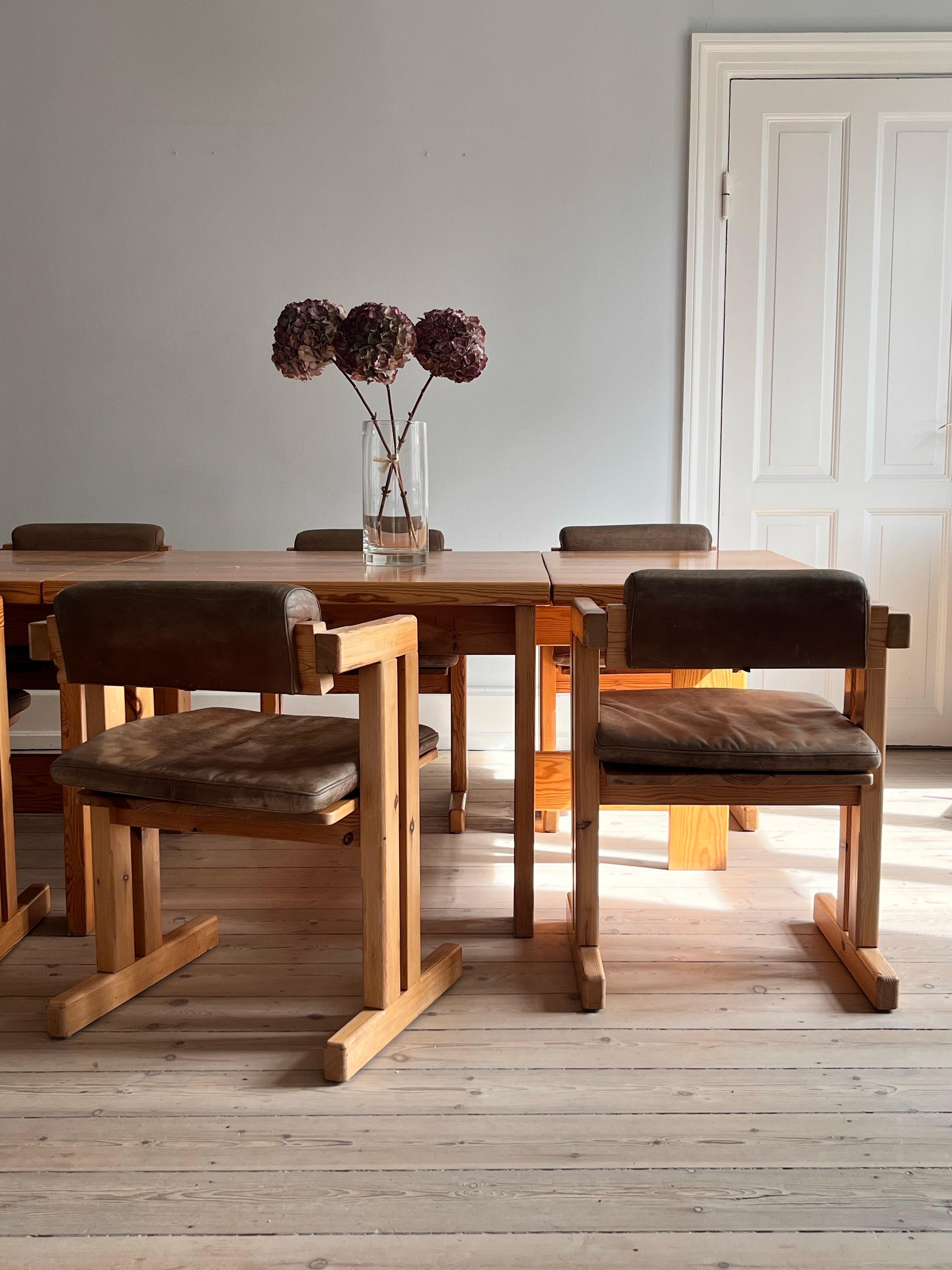 6 Scandinavian pine dining chairs with back and seat cushions in Buffalo leather 11