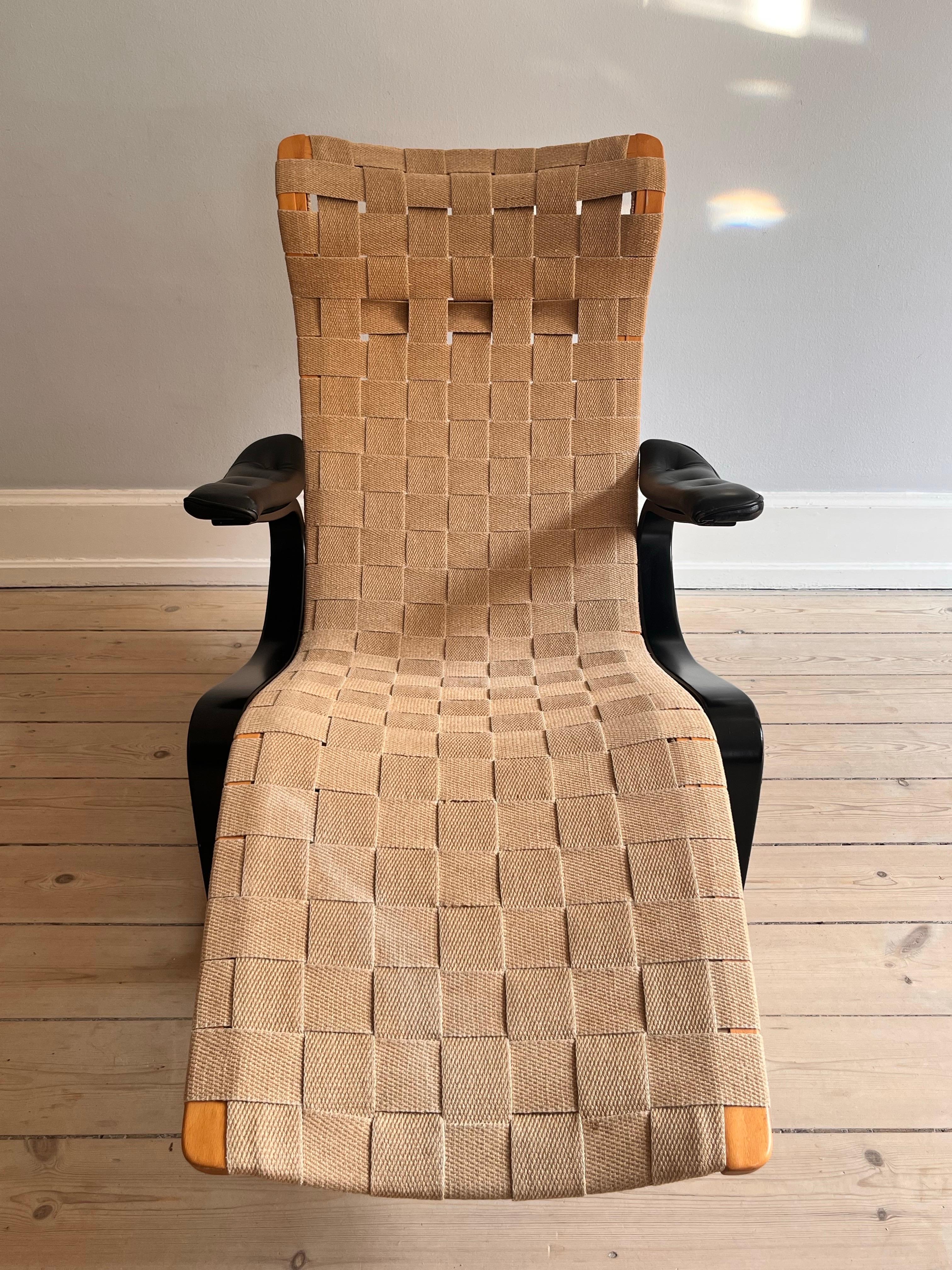 Swedish chaiselong / daybed in linen webbing by Gustav Axel Berg 6