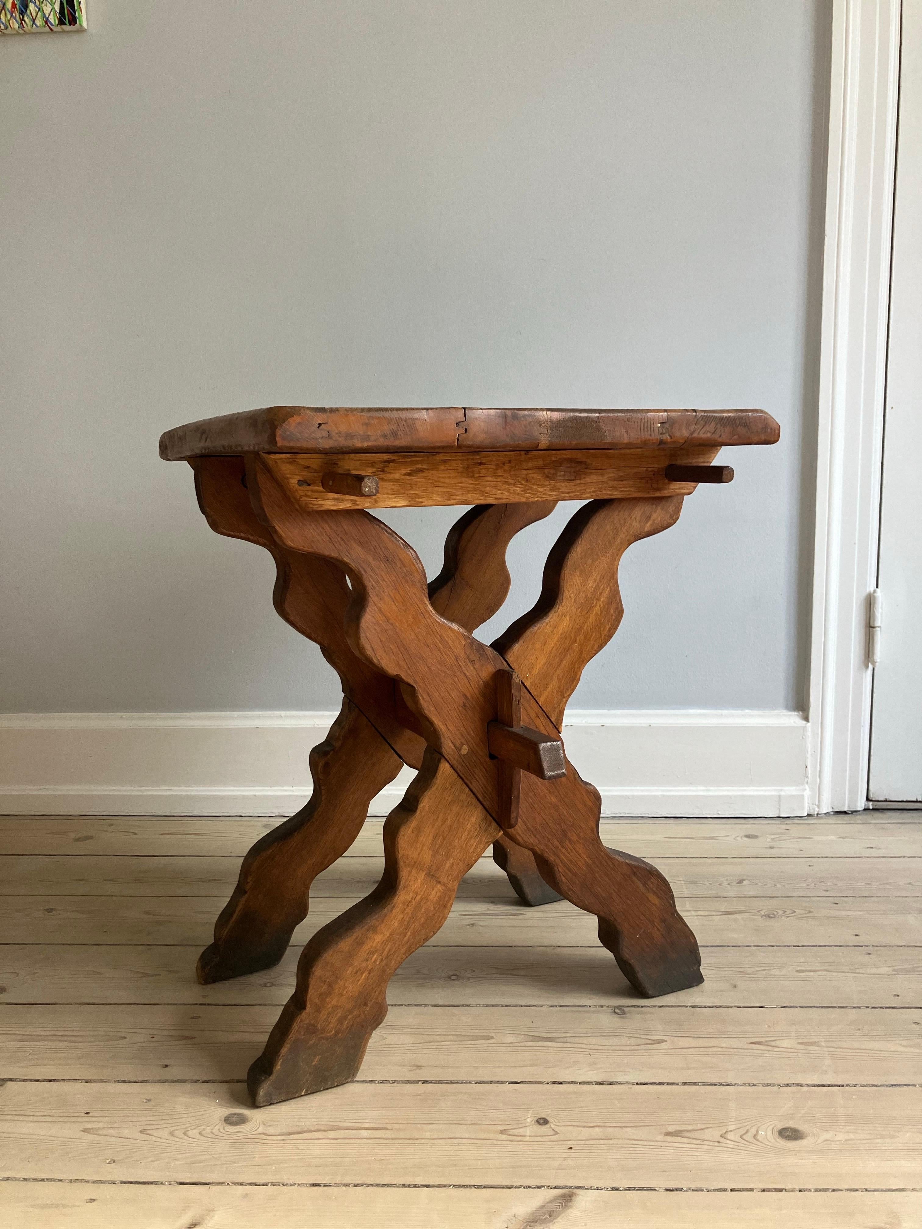 Danish Mid-Century Brutalist Desk / Small Table in Solid Oak Wood, 1920 For Sale 11