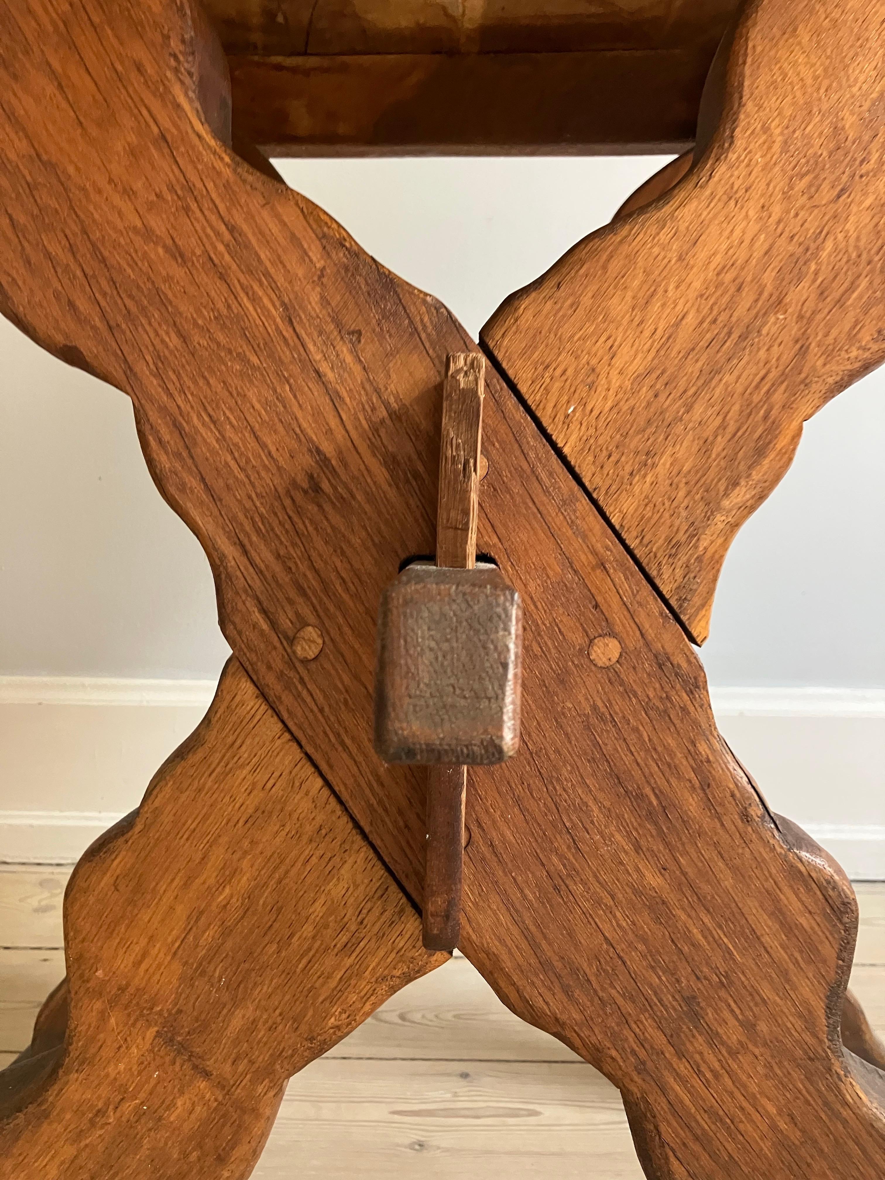 Danish Mid-Century Brutalist Desk / Small Table in Solid Oak Wood, 1920 For Sale 15