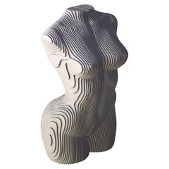 Weiße weibliche Torso-Skulptur aus Holz MDF