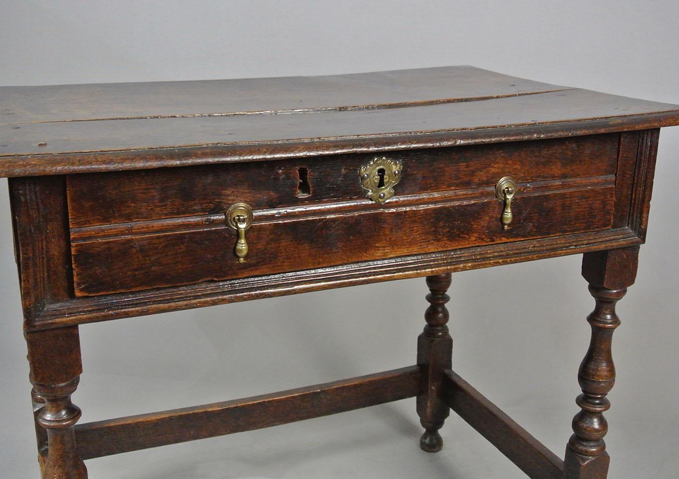 Beautiful Queen Anne Oak Lowboy c. 1700 For Sale 1
