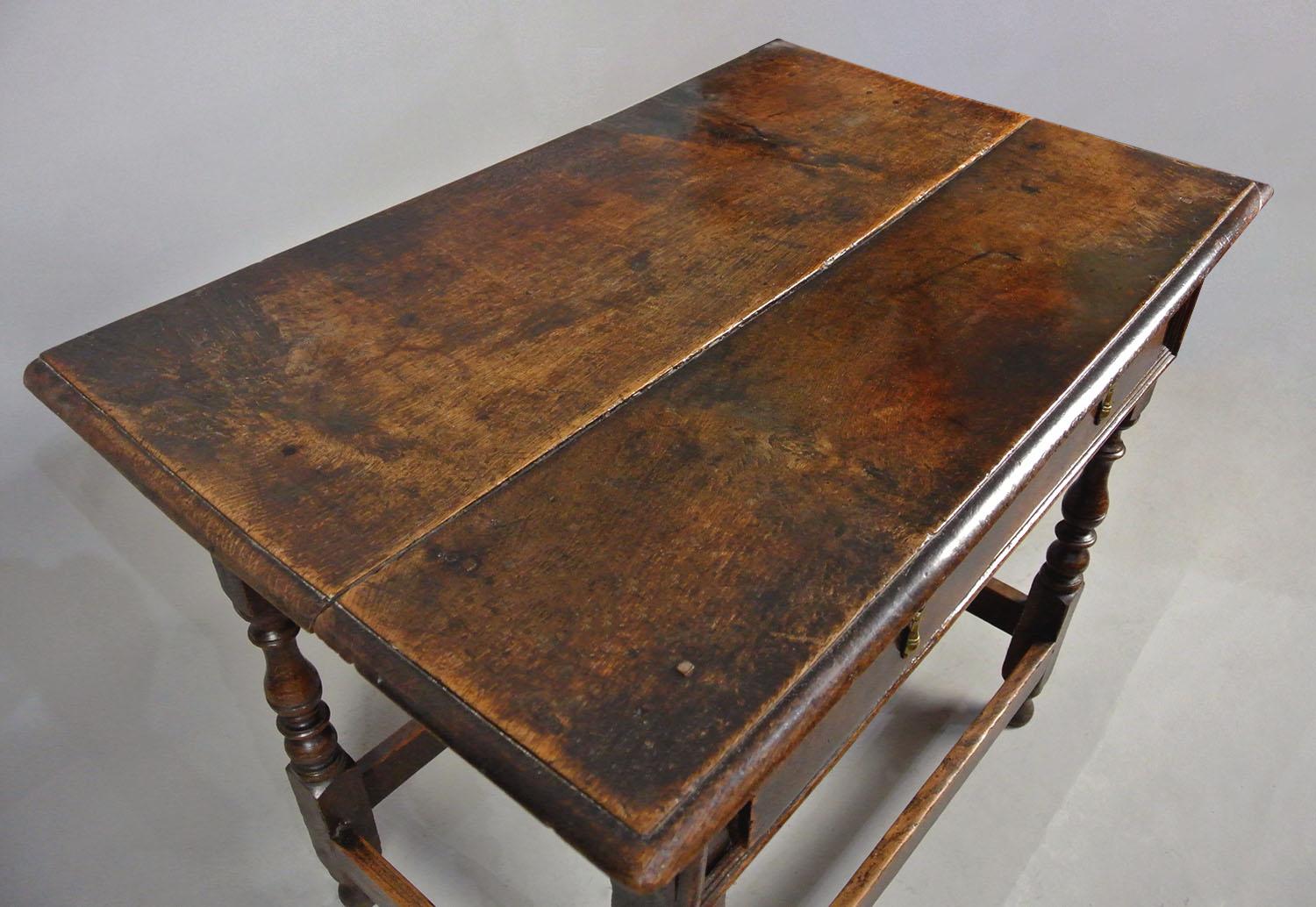 Beautiful Queen Anne Oak Lowboy c. 1700 For Sale 4