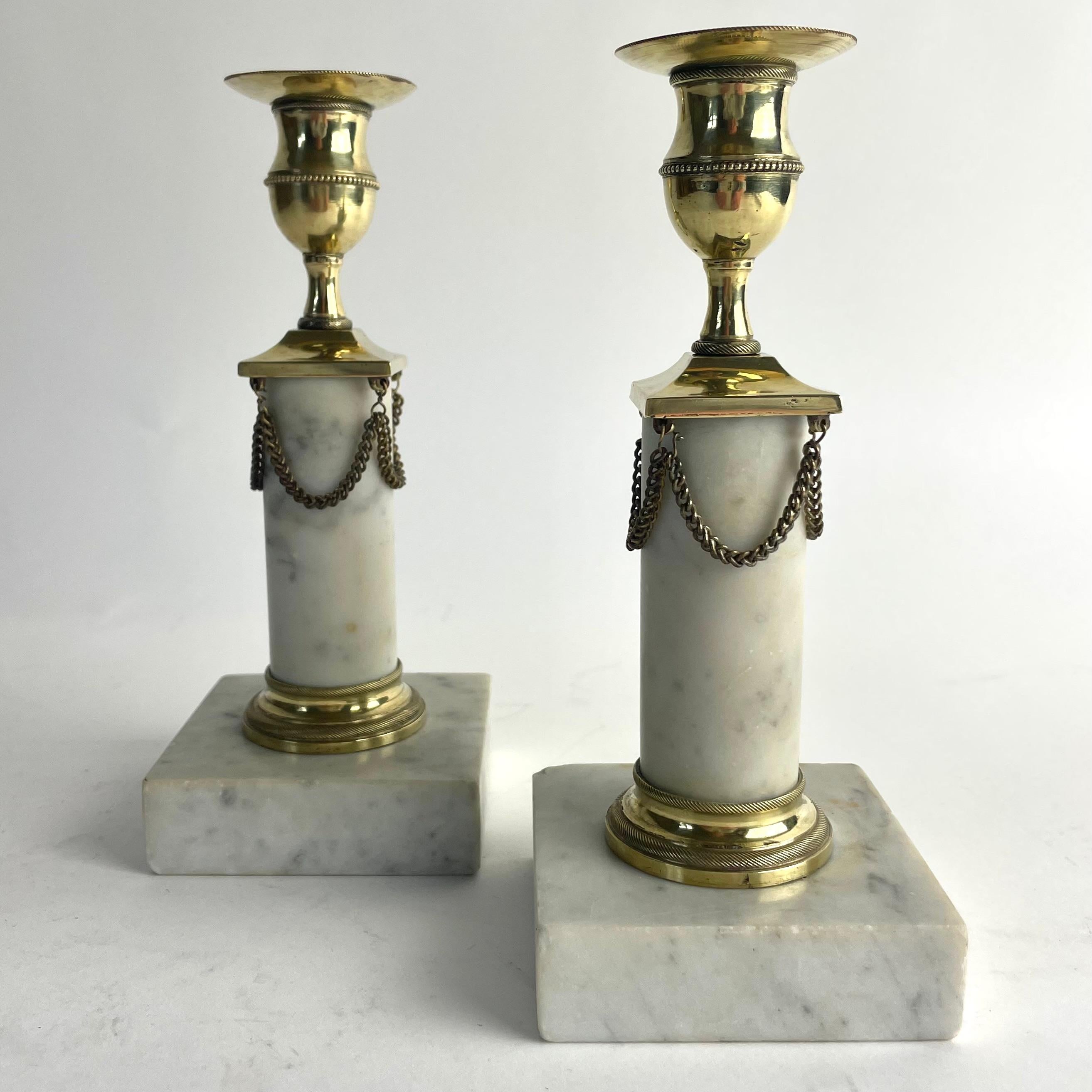 Swedish Pair of Gustavian Candlesticks in Brass and Carrara Marble, Late 18th Century For Sale