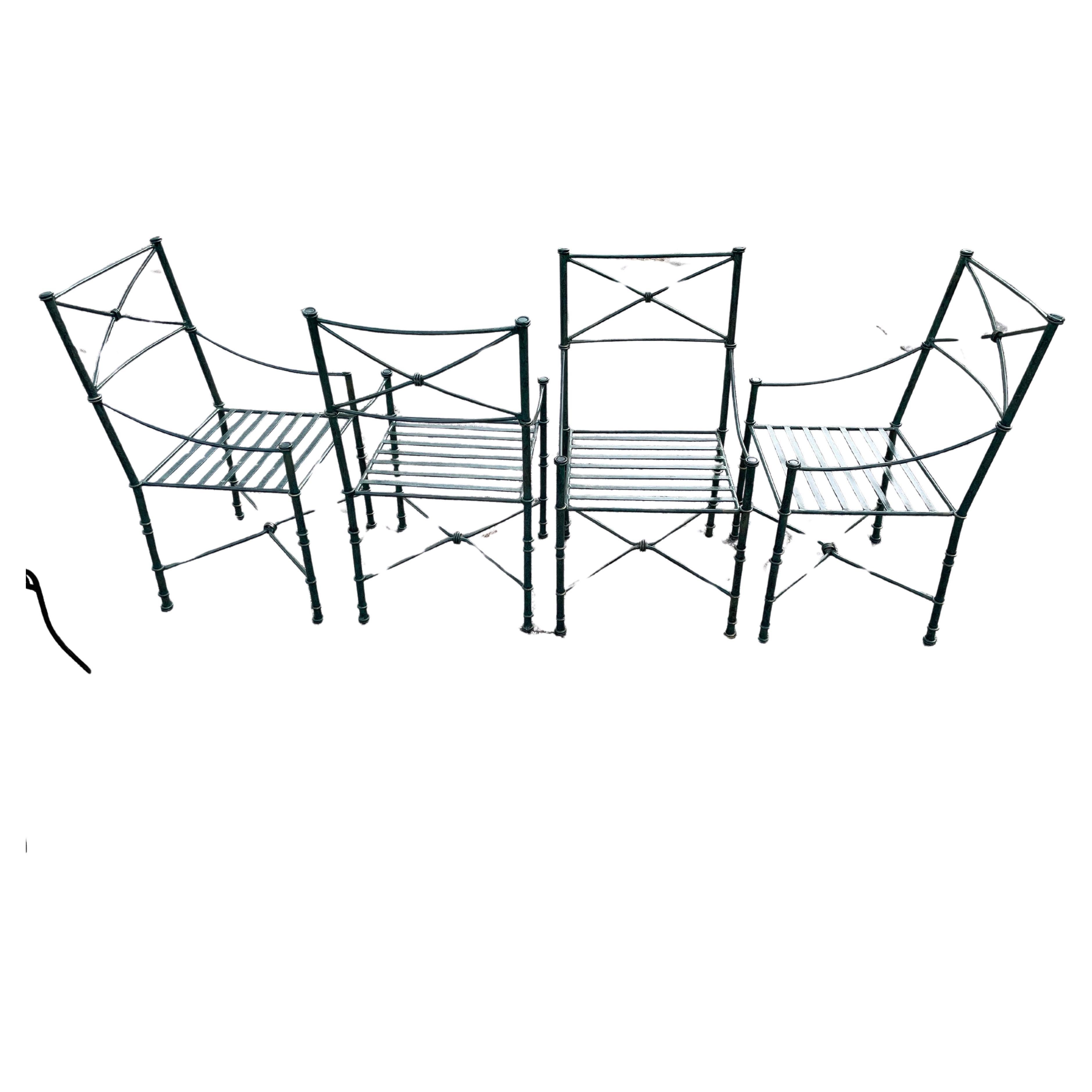 Chaises en fer forgé inspirées de Giacometti Ensemble de 4 chaises de salle à manger en vente