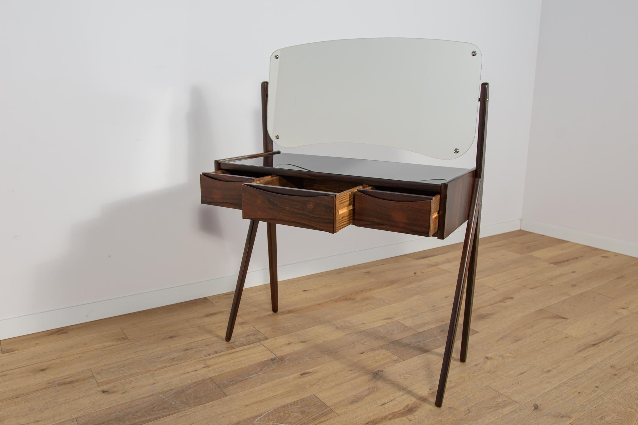 Mid-Century Rosewood Dressing Table by A. Vodder for Ølholm Møbelfabri, 1960s In Excellent Condition For Sale In GNIEZNO, 30