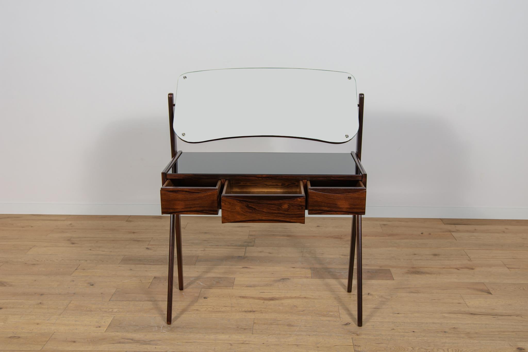 Danish Mid-Century Rosewood Dressing Table by A. Vodder for Ølholm Møbelfabri, 1960s For Sale
