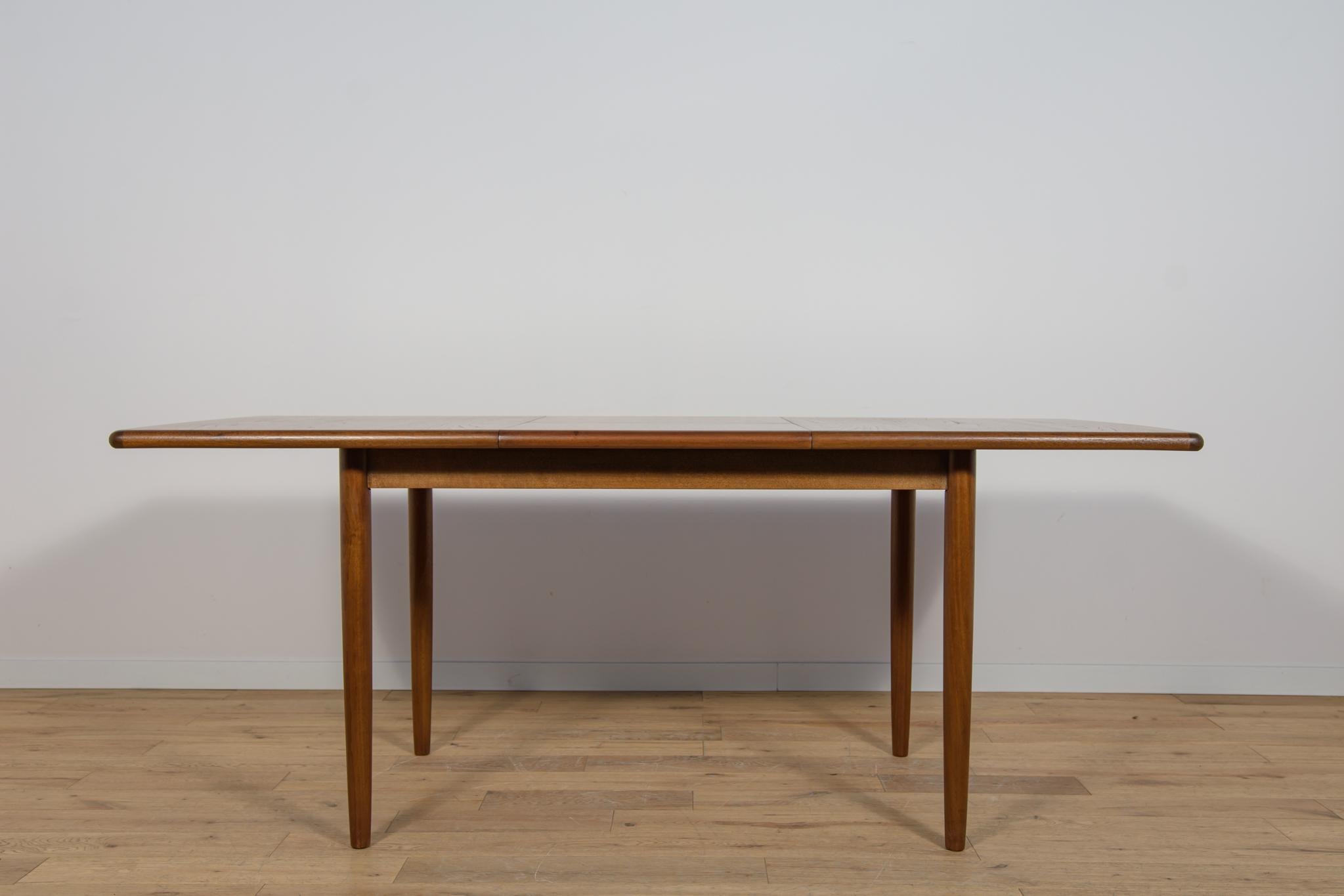 Mid-Century Rectangular Extendable Dining Table from Meredew, United Knigdom. For Sale 2