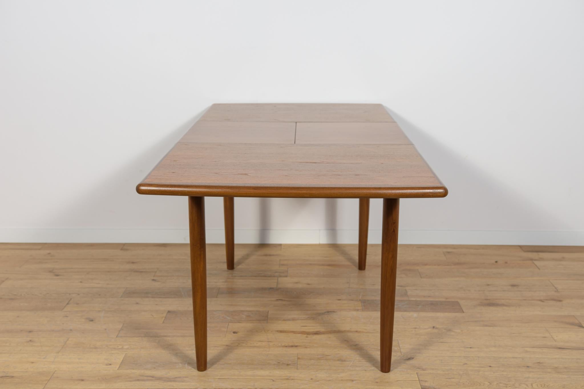 Mid-Century Rectangular Extendable Dining Table from Meredew, United Knigdom. For Sale 5