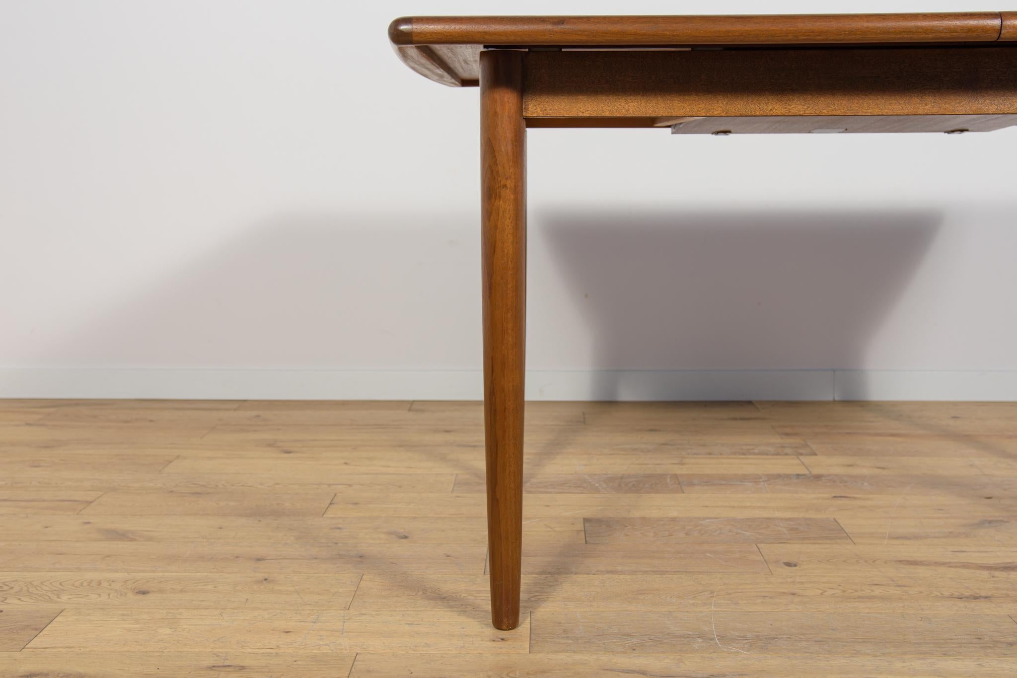 Mid-Century Rectangular Extendable Dining Table from Meredew, United Knigdom. For Sale 7