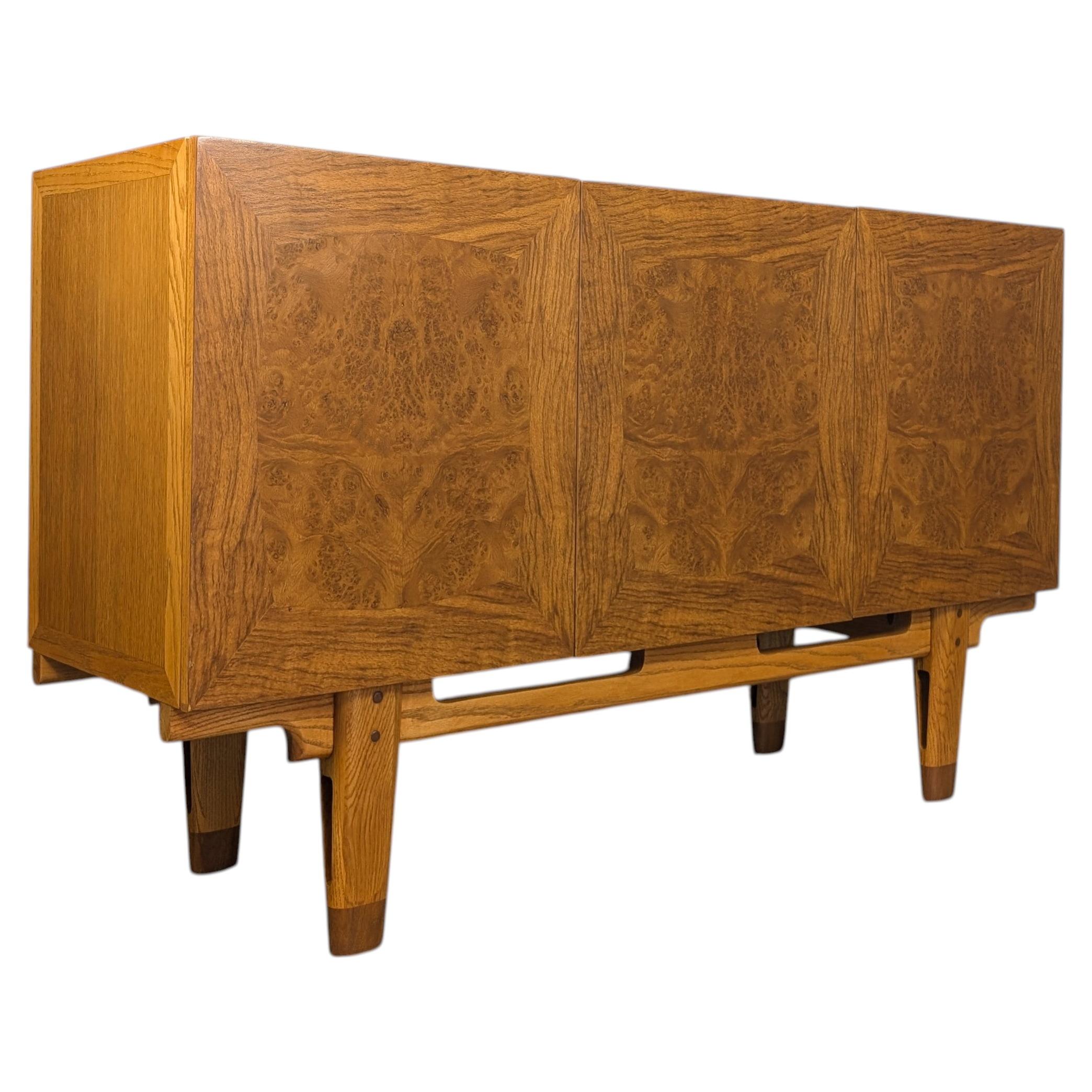 Mid-Century Modern Oak Buffet/Credenza by Edmond J. Spence "Coronation", c1950s For Sale