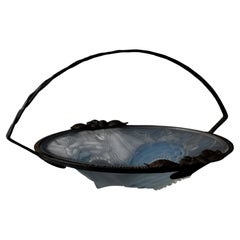 Ciotola in vetro opalescente e ferro battuto in stile Art Déco di Pierre d’Avesn, 1930 circa
