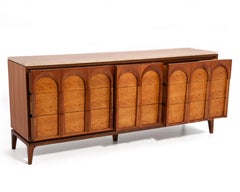 Credenza della serie Arched di Thomasville con piano in travertino, stile Mid-Century