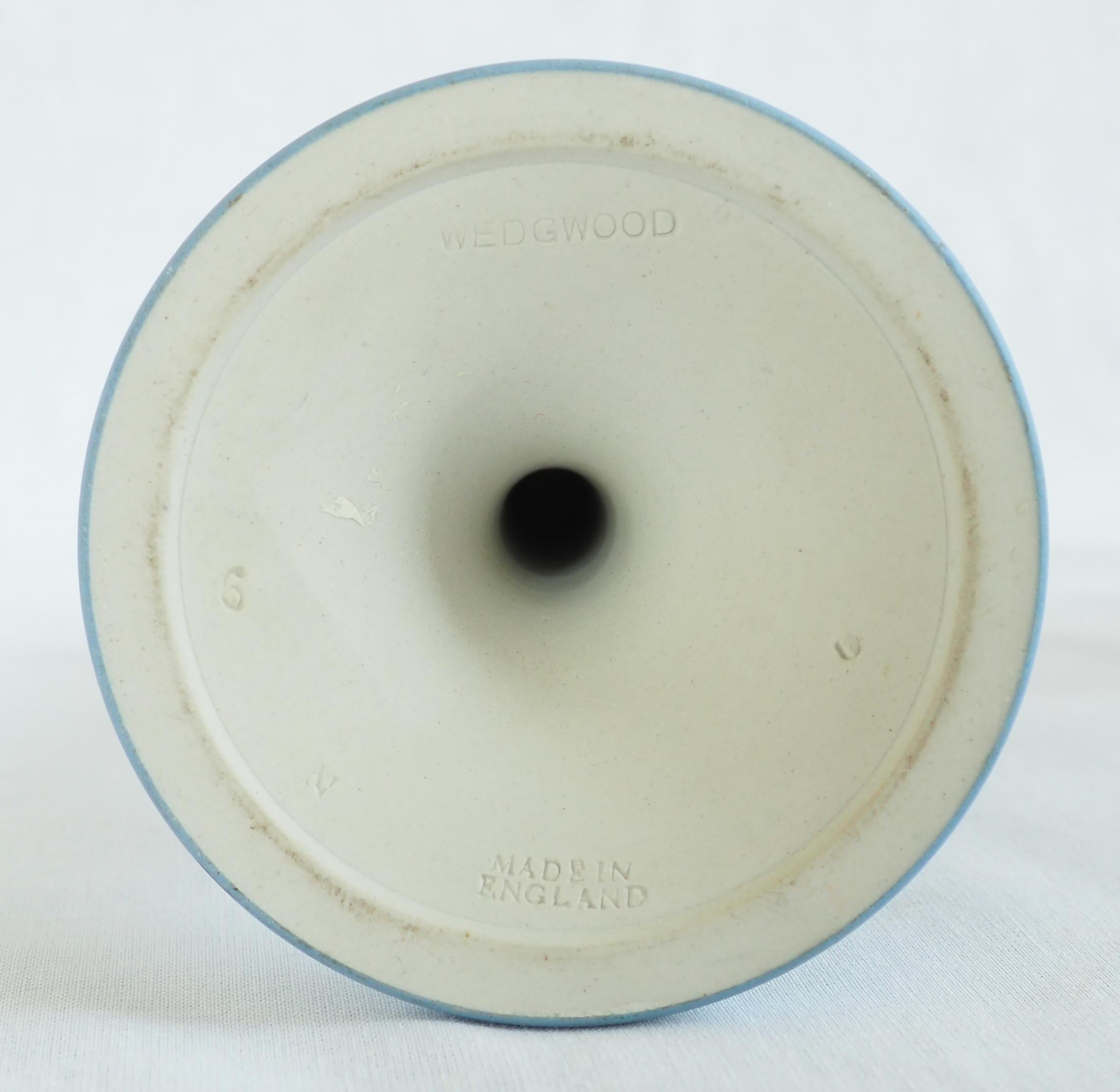 Candeliere Wedgwood in diaspro bianco e blu in vendita 5