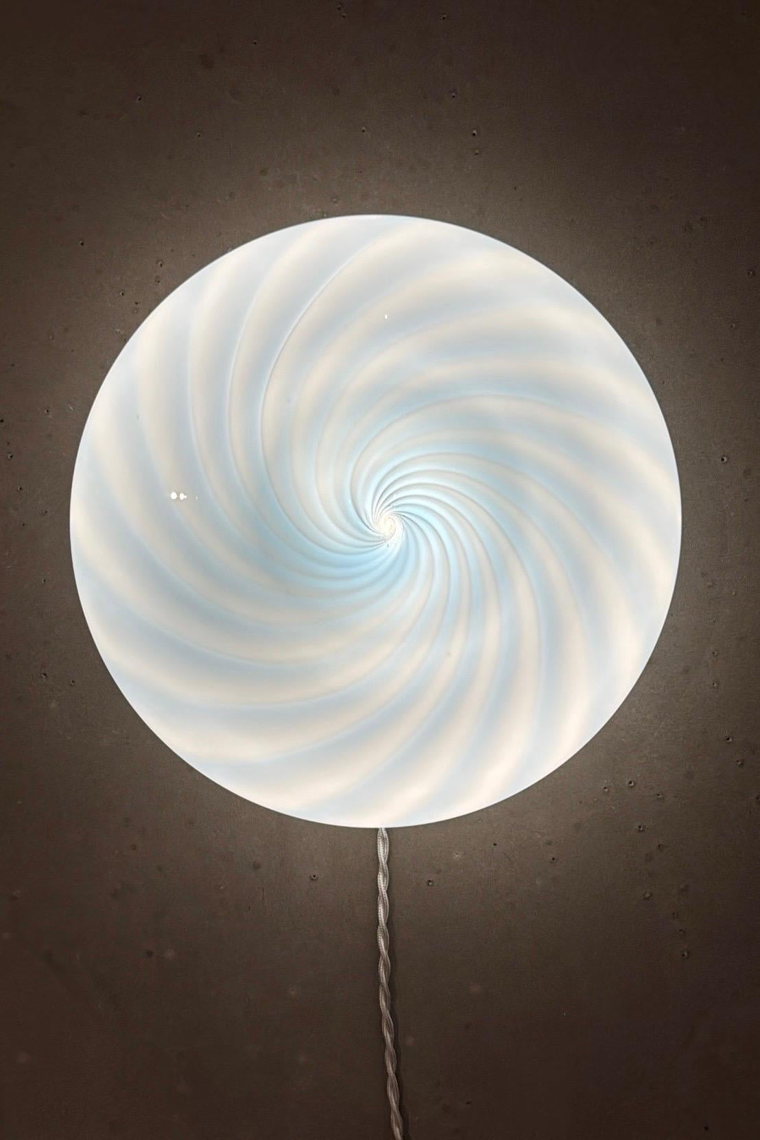 Murano Vintage Candy Flush Mount lampada da soffitto a parete blu swirl In condizioni Nuovo in vendita a København, DK