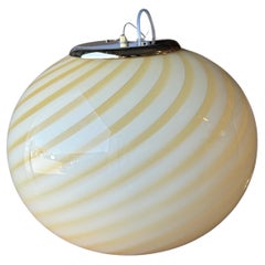 Ø40 Large Murano oval pendant soft yellow swirl glass, mouth blown in Italy 