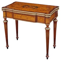 Tavoli da gioco e tavoli da tè in Wood