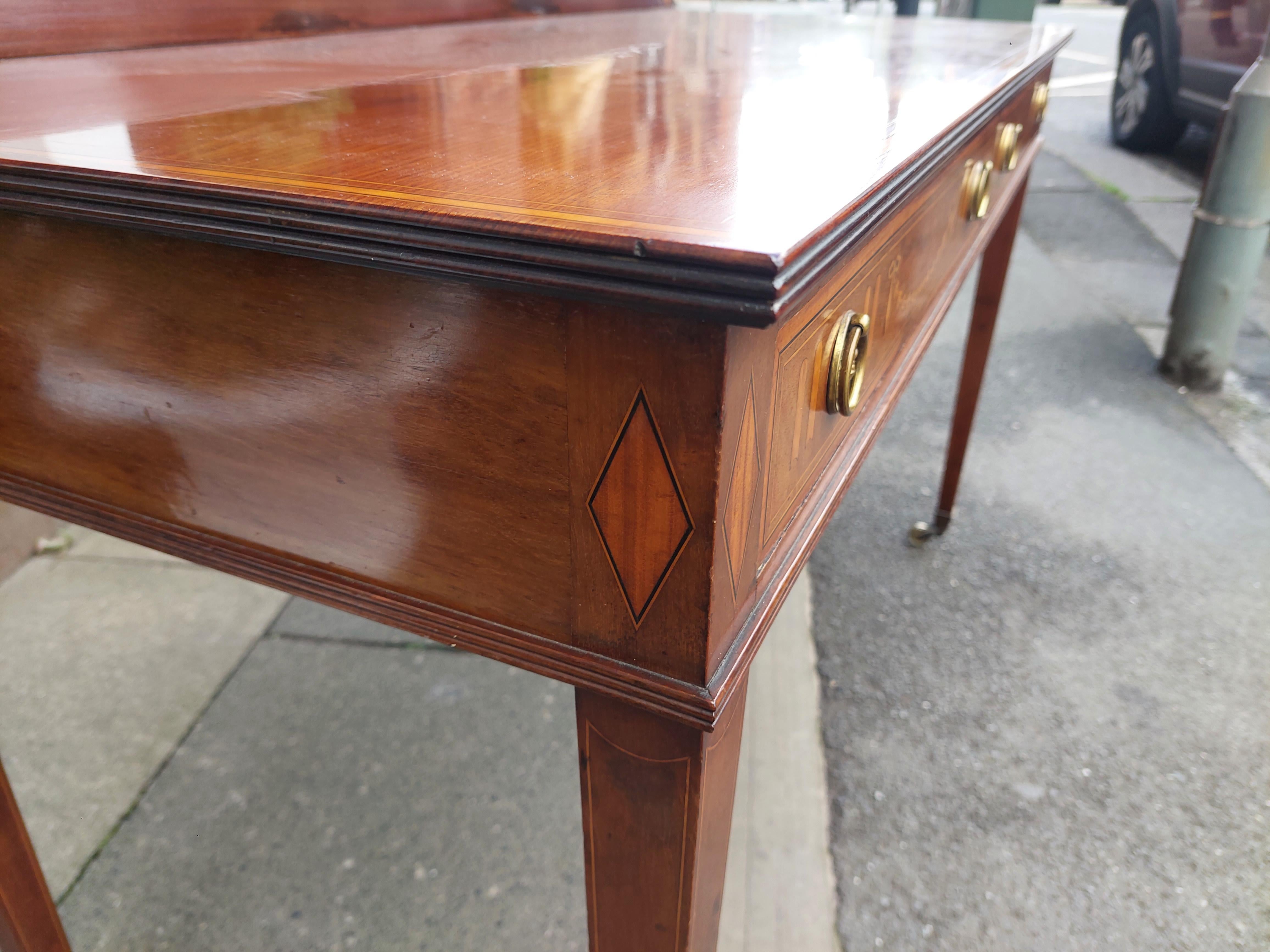 Edwardian Mahogany Hall Table by Edwards & Roberts In Good Condition For Sale In Altrincham, GB