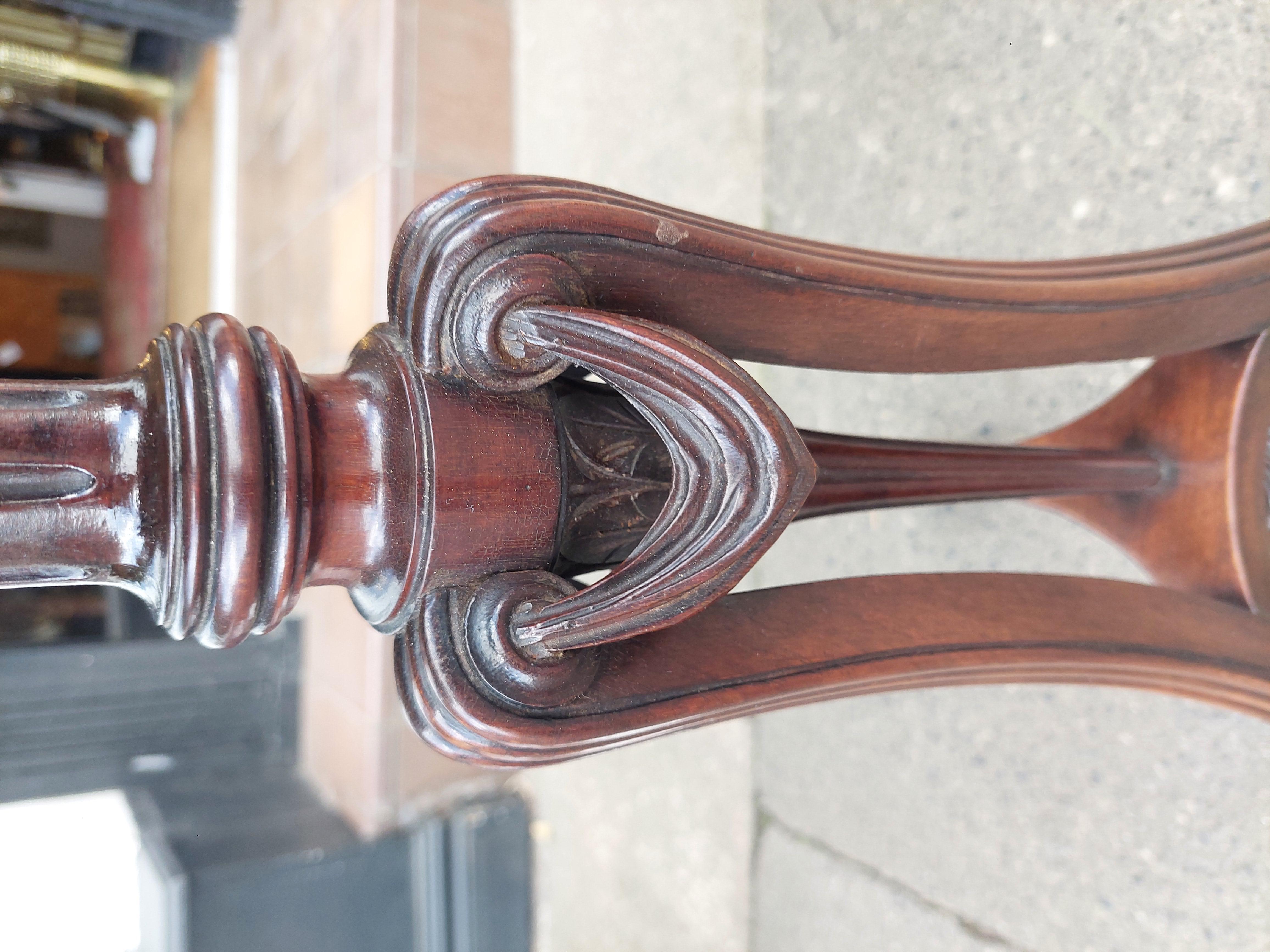 Late 19th Century Pair of late Victorian Mahogany Occasional Tables For Sale