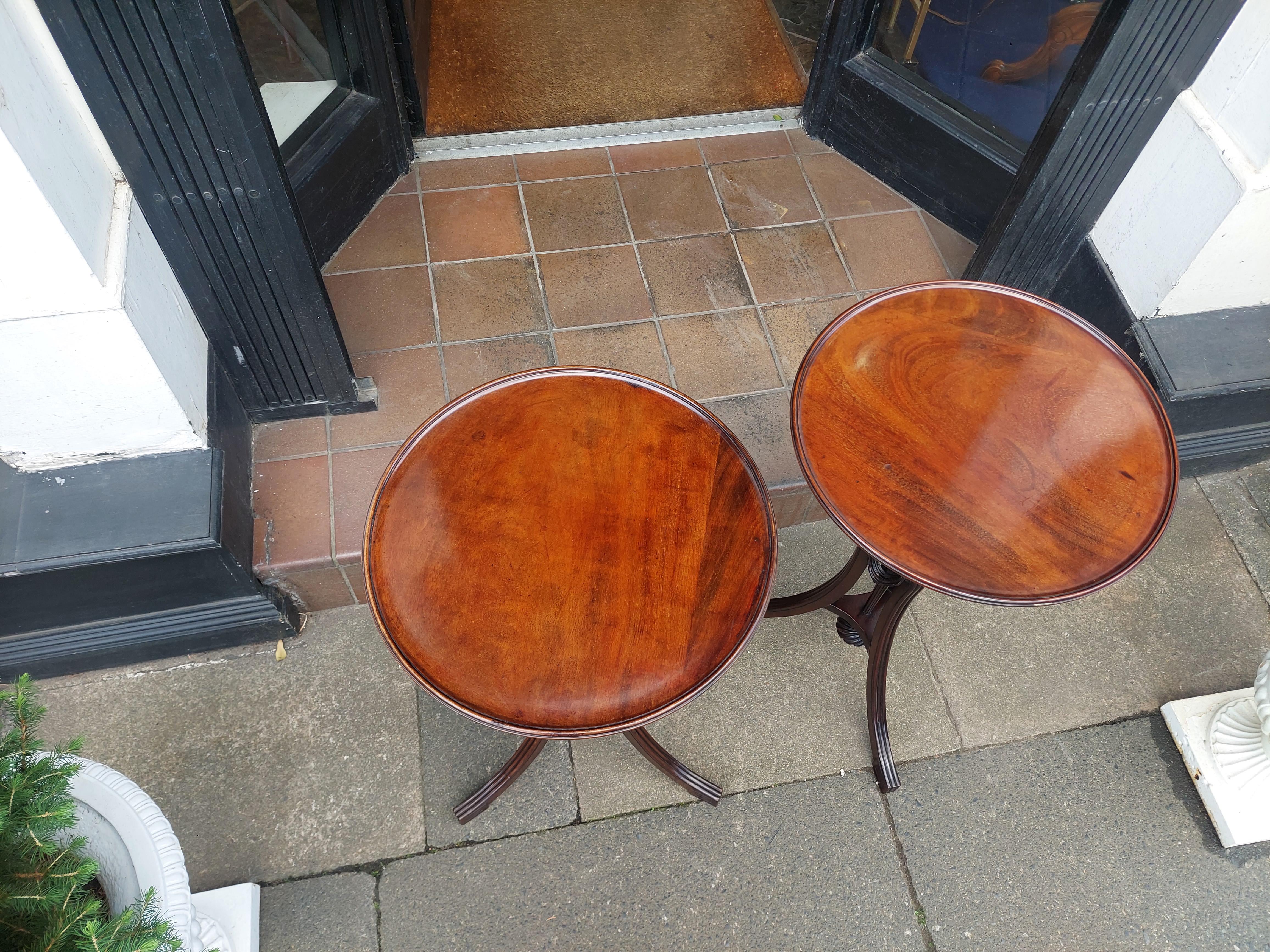 Pair of late Victorian Mahogany Occasional Tables For Sale 2
