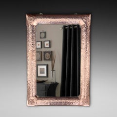 Espejo de pared de cobre batido Arts & Crafts