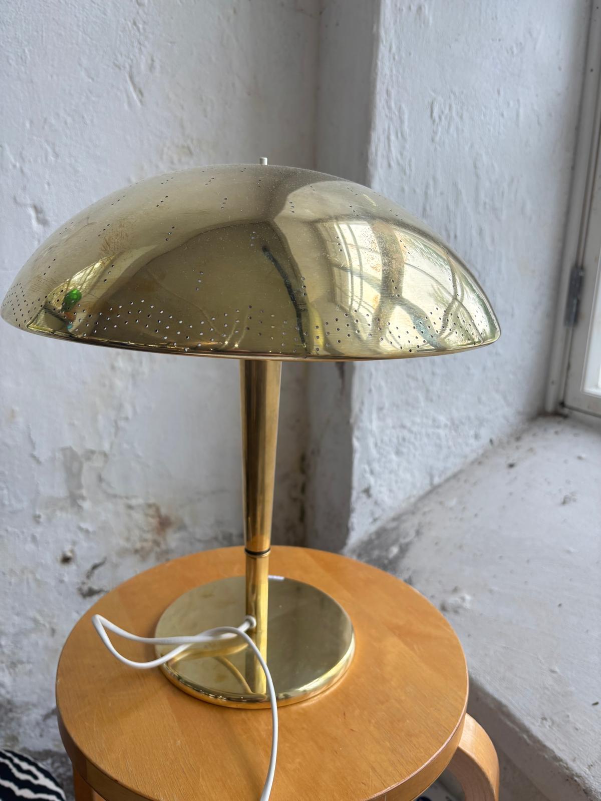 🕯️ Paavo Tynell Table Lamp 5061 is a classic example of Finnish lighting design, where functionality, elegance, and master craftsmanship come together beautifully.

🔧 Technical Specifications

• Model: 5061
• Designer: Paavo Tynell (1890–1973)
•