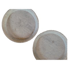 Paire de plateaux en métal percé A Mathieu Mategot