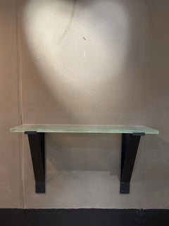 Mesa consola francesa de Saint-Gobain, con tablero de cristal y soportes de hierro, para colgar en la pared