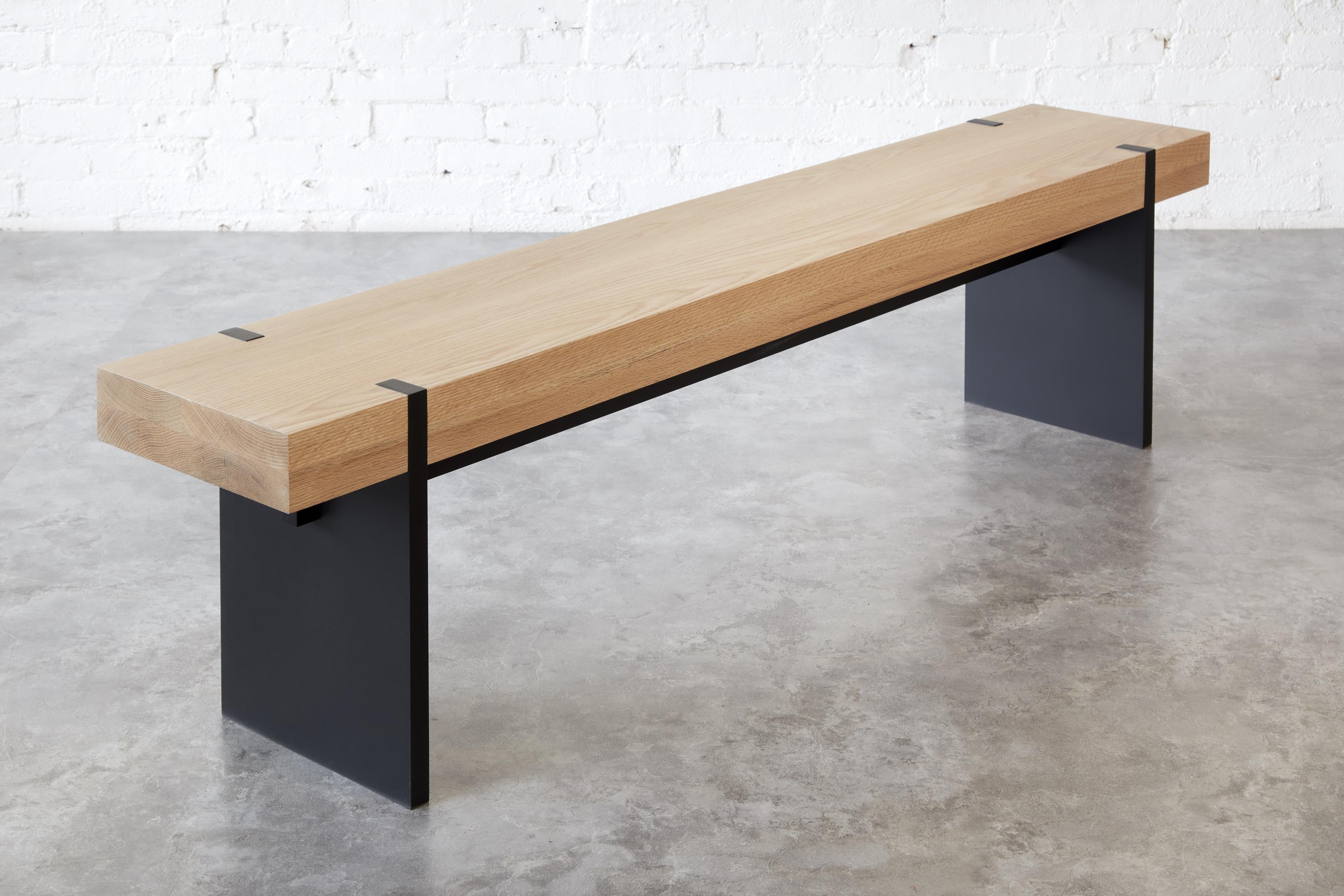 Moderno Panca lunga Tillikum Black Oak di Autonomous Furniture in vendita