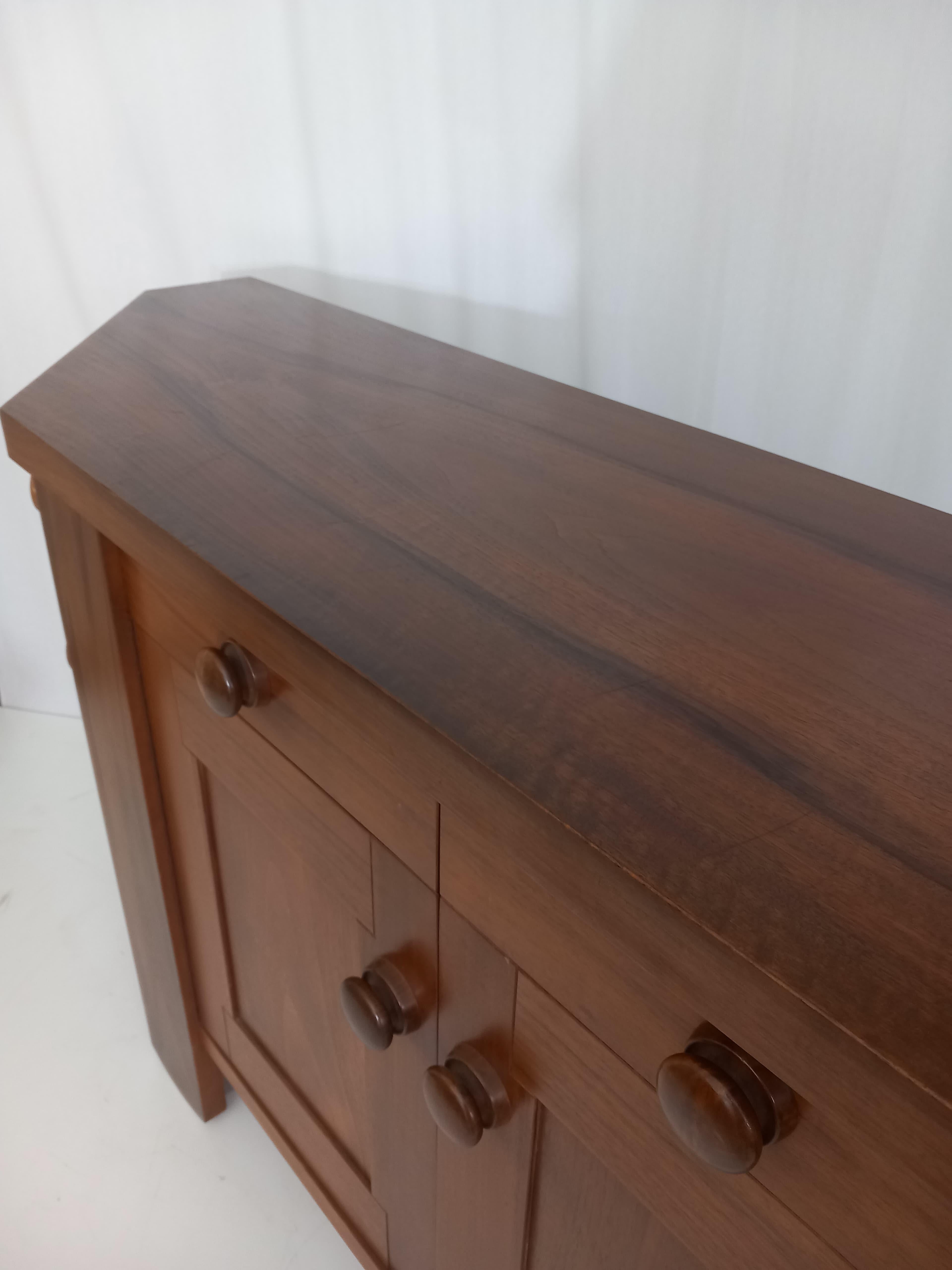 Walnut Sideboard by Silvio Coppola for Bernini, 70s In condizioni buone in vendita a Medesano, Parma